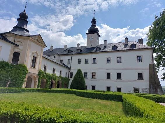 Zámek Letohrad - Architektonické památky - Hrady, zámky, tvrze, paláce - Pardubický kraj - Letohrad
