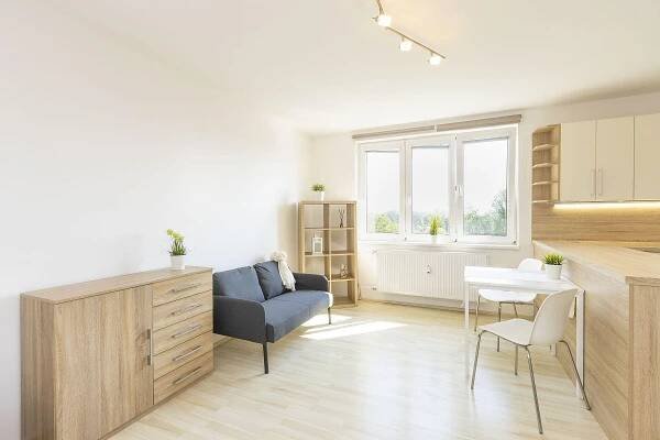 Pronájem bytu 1+kk 34 m², Školská, Pardubice - Ohrazenice