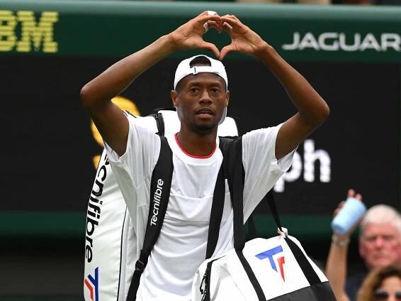 Christopher Eubanks of United States acknowledges the crowd following defeat against Daniil Medvedev 
