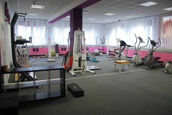 Měsíční permanentka do fitness pro ženy ve Zlíně + stravovací plán a analýza těla