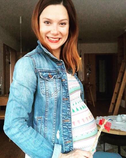 Ivana Korolová, která propůjčila hlas Líze Simpsonové, se v červnu stala poprvé maminkou. Na svět přivedla dceru Amélii.