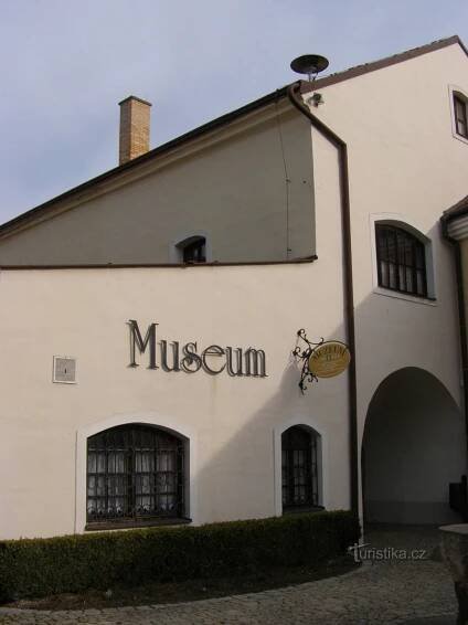 Nové Město nad Metují -... - Muzeum