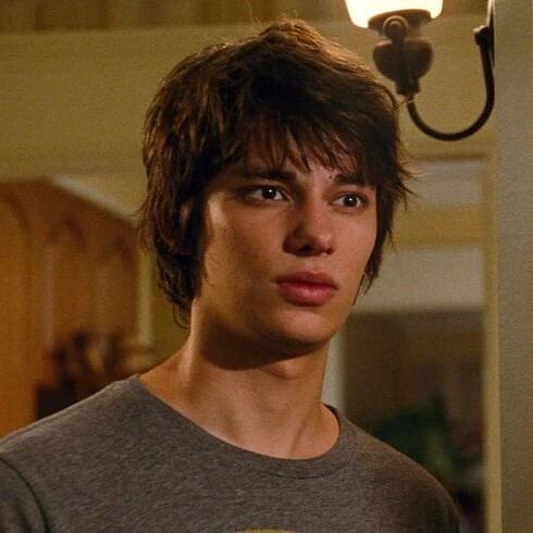 Diary of a Wimpy Kid | Devon bostick, Pretty people, Devon