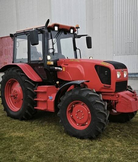 Traktor Belarus 1221.7 - Praha - východ