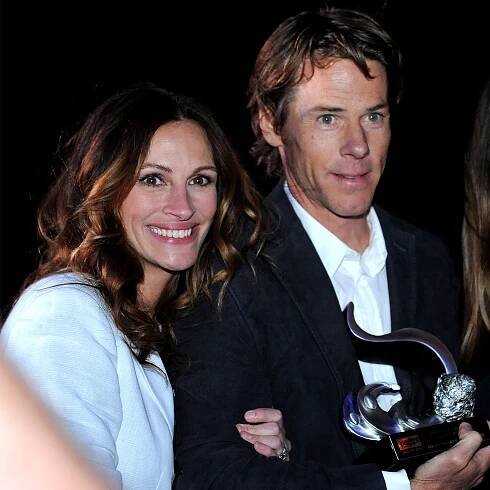 Julia Roberts, Eric Roberts’ Sibling Relationship: Timeline | Us Weekly