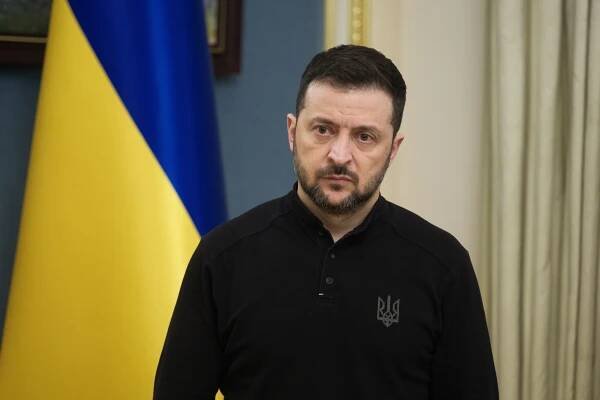 Scoop — Zelensky to Trump: Putin pretends to want peace because he's 