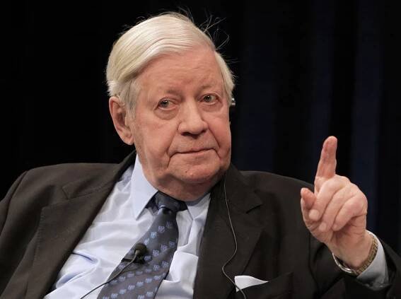 Zemřel bývalý německý kancléř Helmut Schmidt. Bylo mu 96 let