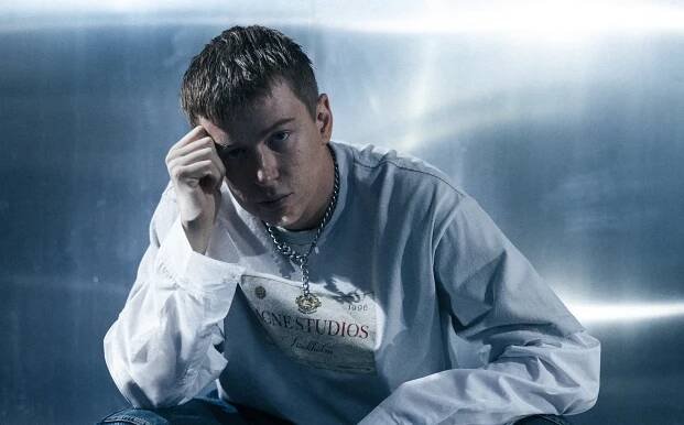 Adam Mišík představuje své nejvýraznější album V chaosu je krása! Na release navazuje krátkou tour, kterou zakončí ve Foru Karlín - UrbanStage.cz