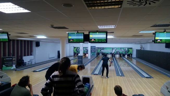 Předvánoční bowling | Pražská organizace Pionýra