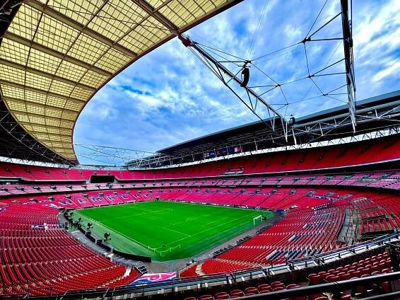 Základová fotografie na téma americký fotbal, architektura, aréna, atletická aréna, atletické hřiště, atmosféru místa konání