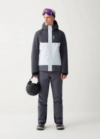 Hooded ski jacket made of wadding