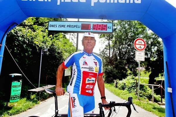 Bez kola se nedá žít, říká olympijský medailista Daler, který slaví 80. narozeniny
