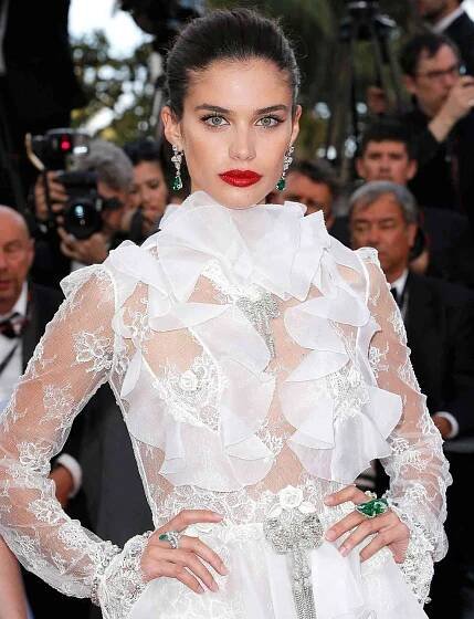 Victoria's Secret Model Sara Sampaio Speaks Out After 'Lui' Magazine Allegedly Publishes Nude Cover without Her Consent