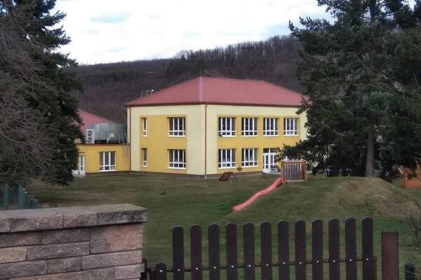 ZŠ a MŠ Roztoky, okres Rakovník foto 1