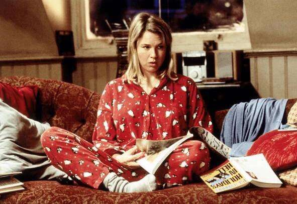 Deník Bridget Jones 

 Občas se řada z nás cítí právě jako Bridget, ale tenhle film dodává naději, že i největší trapasy a problémy na světě se dají vyřešit. Zabalte se do deky, dejte si horkou čokoládu, cukroví a ponořte se do světa holky, která prostě jen hledá pravou lásku, chce shodit pár kilo a přestat kouřit. 
