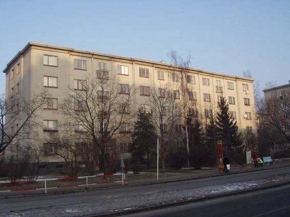 Sanace a zateplení fasádního pláště domu G40 v ulici Na Padesátém 1,3, Praha 10 - Strašnice | KASTEN spol. s r. o.