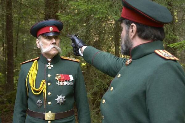 Kaksipäisen kotkan varjossa (2005) | Recenze - Uživatelské | ČSFD.cz