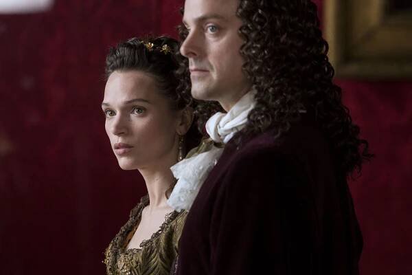 Versailles - Z krve a kamene - Z filmu - Anna Brewster