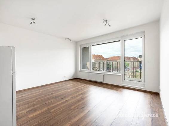 Pronájem bytu 1+kk, Střídavá, Vysočany, 17500 Kč/měs, 34 m2, obrázek č. 2