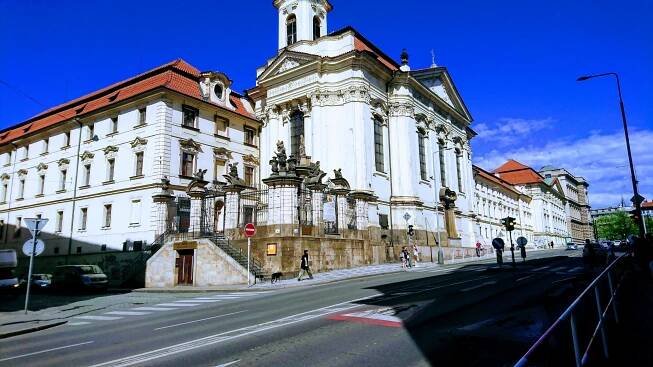 Národní památník hrdinů Heydrichiády - místo smíření při Pravoslavném chrámu sv. Cyrila a Metoděje foto 2