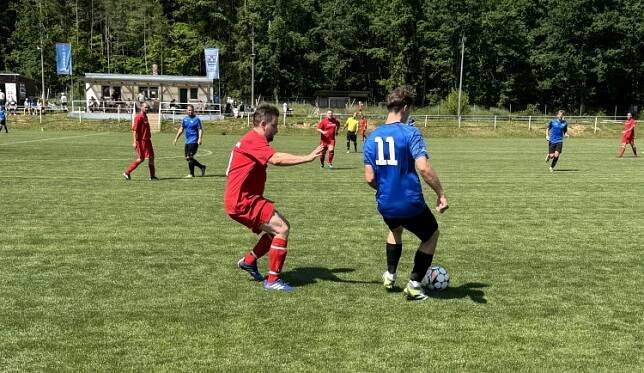 Sezona okresní fotbalových soutěží je u konce. Poslední kolo nabídlo řadu debaklů