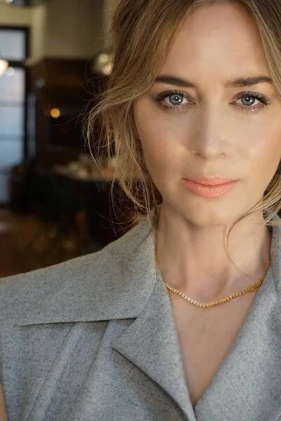Emily Blunt - Golden Globes