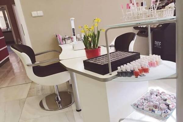 Nehtová modeláž a manikúra Dolní Břežany Salon Reny • Firmy.cz
