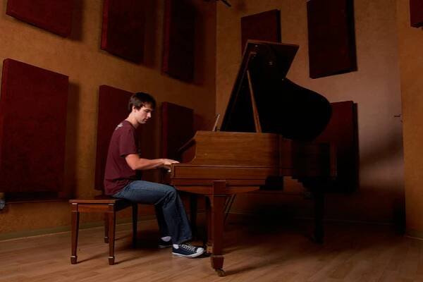 A visit with singer/actor/multi-instrumentalist Michael Cavanaugh