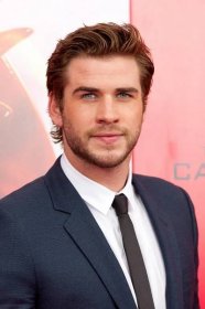 Liam Hemsworth will be replacing Henry Cavill in The Witcher