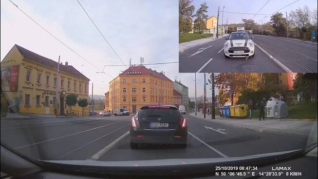 LAMAX S9 Dual - Mirror Dashcam: Day ride