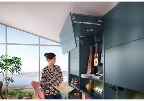 BLUM AVENTOS HF TOP 22F2510 sada zdvihačů s eurošrouby LF 2700 - 13500 | Exkalibr.cz