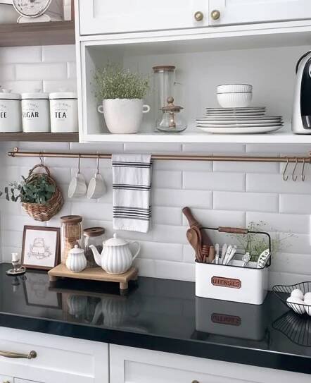 the kitchen counter is clean and ready for us to use