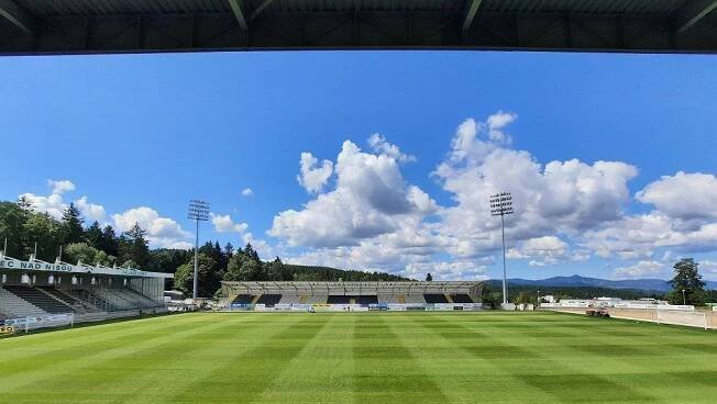 Prvoligový fotbalový stadion v Jablonci nad Nisou dostal nové LED osvětlení