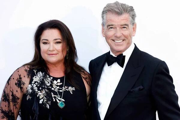 Pierce Brosnan s manželkou Keely Shaye Smith.