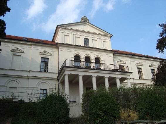 Fotografie - Habrovany-empírový zámek po přestavbě v r. 1825 - 23.09.2009