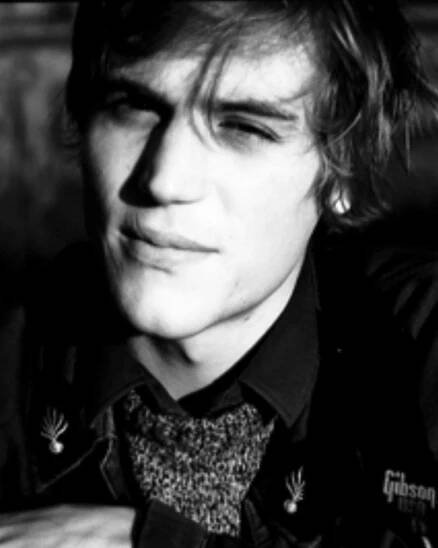 Johnny Flynn Headshot
