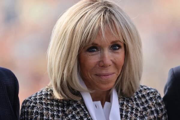 "Quelle époque!" : les coulisses de la visite de Brigitte Macron à Bernard Tapie, racontées par son fils