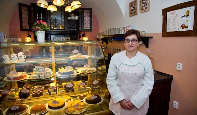 Dortletky vyrábí majitelka prvorepublikové cukrárny sama. Tři dny - Vitalia.cz