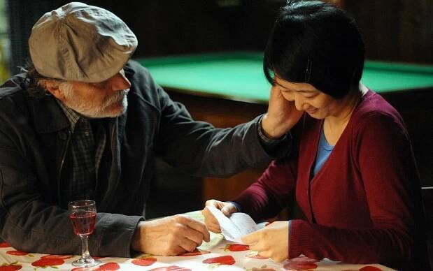 Shun Li a Básník - Z filmu - Rade Šerbedžija, Tao Zhao