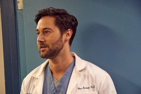 Nemocnice New Amsterdam - Stříbrný kód - Z filmu - Ryan Eggold