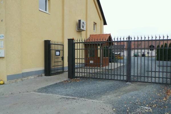 Rajhradice - obecní úřad foto 1