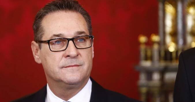Podpora výměnou za zakázky? Vicekancléř Strache nabídl kvůli videu rezignaci, skončí i v čele strany