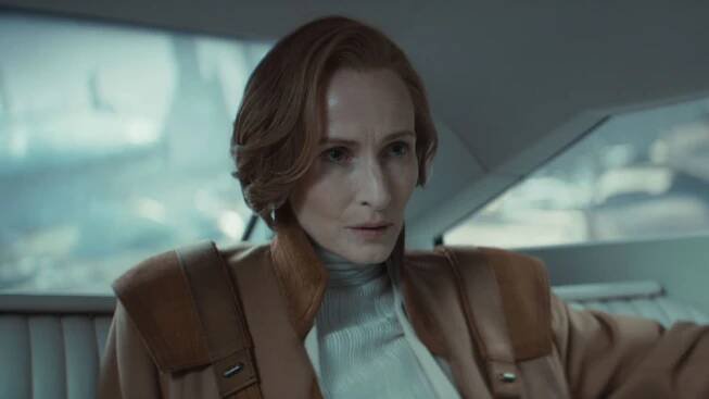 Mon Mothma actor Genevieve O'Reilly breaks down how a conversation with Andor creator Tony Gilroy created one of season 2's most tragic moments: 