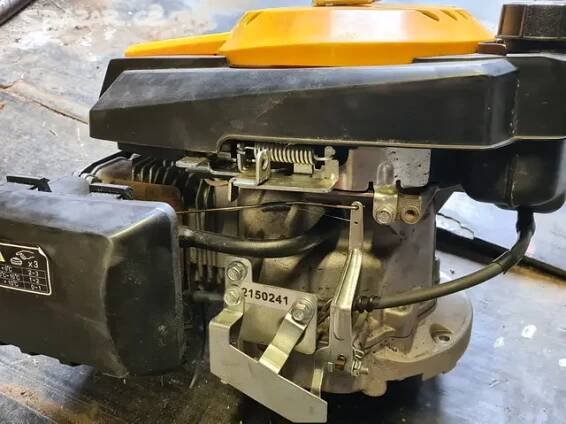 Motor ze sekačky Riwall RPM 5355