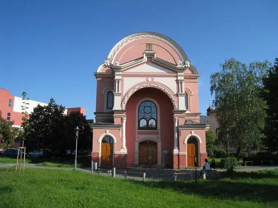 Synagoga Uherské Hradiště (dnes Městská knihovna) | Databáze domů s historií