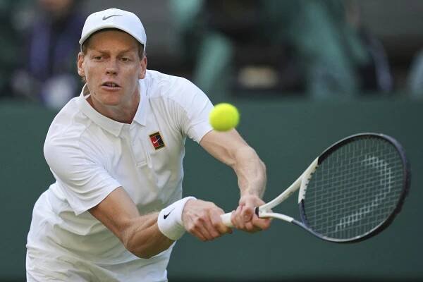 Svetová jednotka spochybnila svoju účasť vo štvrťfinále Wimbledonu