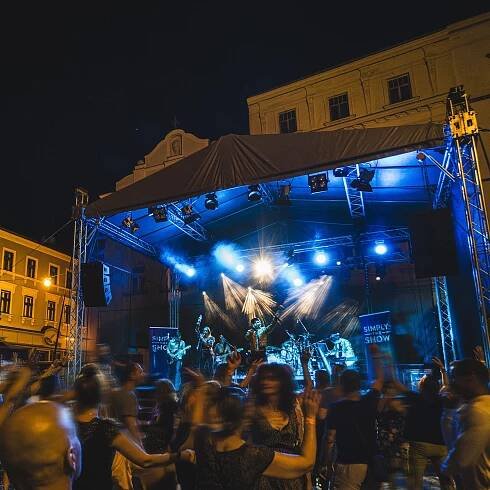 Fotogalerie & videogalerie – kapela SIMPLY THE SHOW