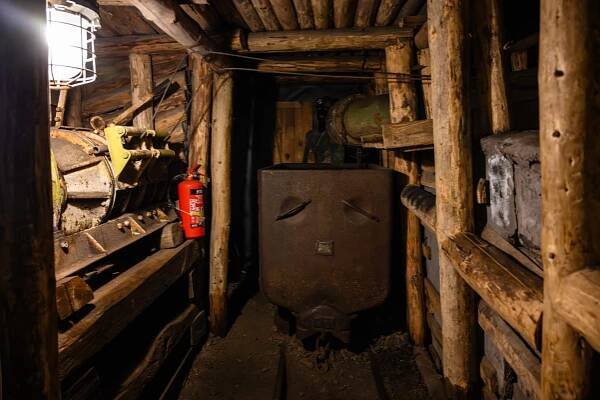Hornické muzeum Landek Park - Jednou stopou Českem
