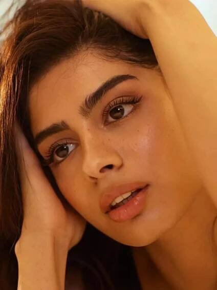 Khushi Kapoor brings a fresh take on fabulous