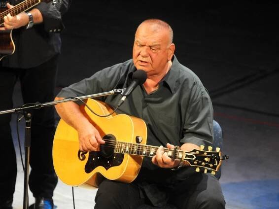Country legendě tleskali lidé ve stoje